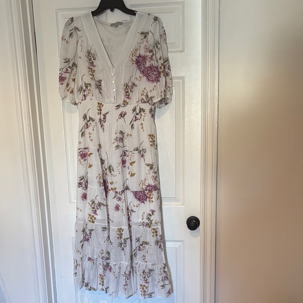 Elegant Floral 3/4 Sleeve Dress in Off White and Purple Flowers